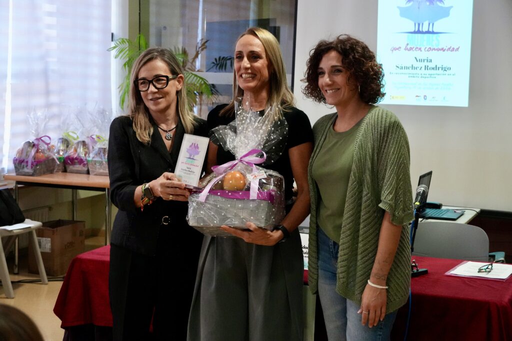Nuria Sánchez junto a Caridad Sánchez y a Lola Merino | Diario de Miguelturra