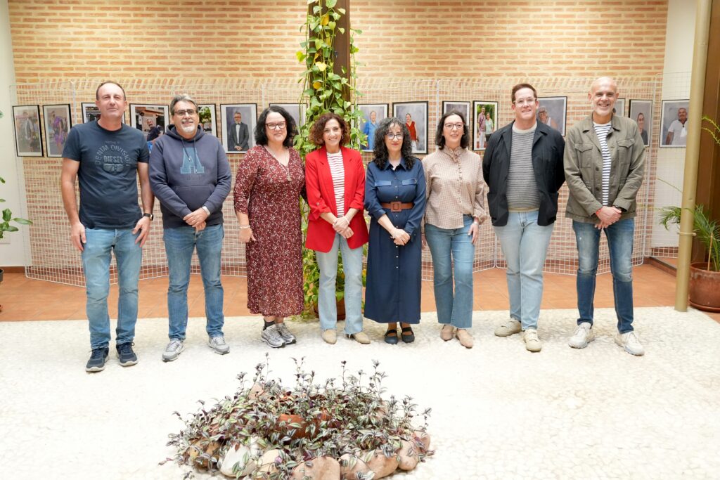 Diferentes miembros de la corporación municipal asistieron al acto | Diario de Miguelturra
